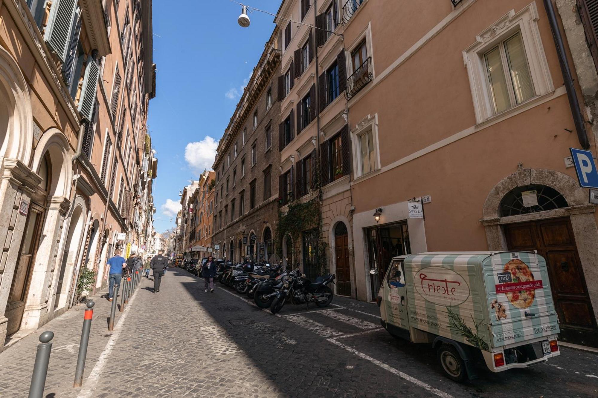 Urbana 37 Maison * Rom